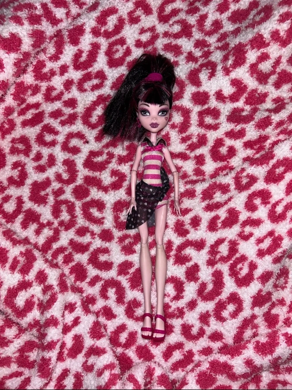 Skull Shores Draculaura Doll